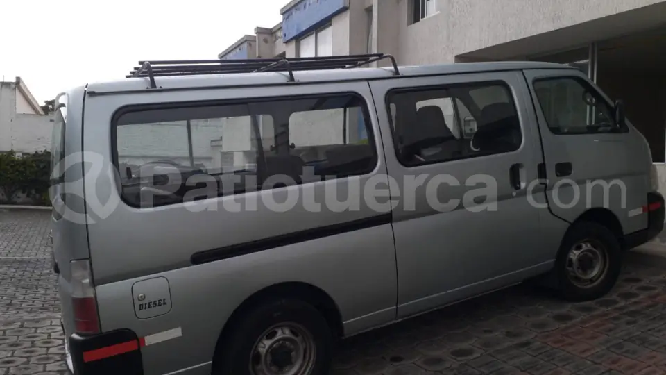 Foto 1 de Nissan Urvan