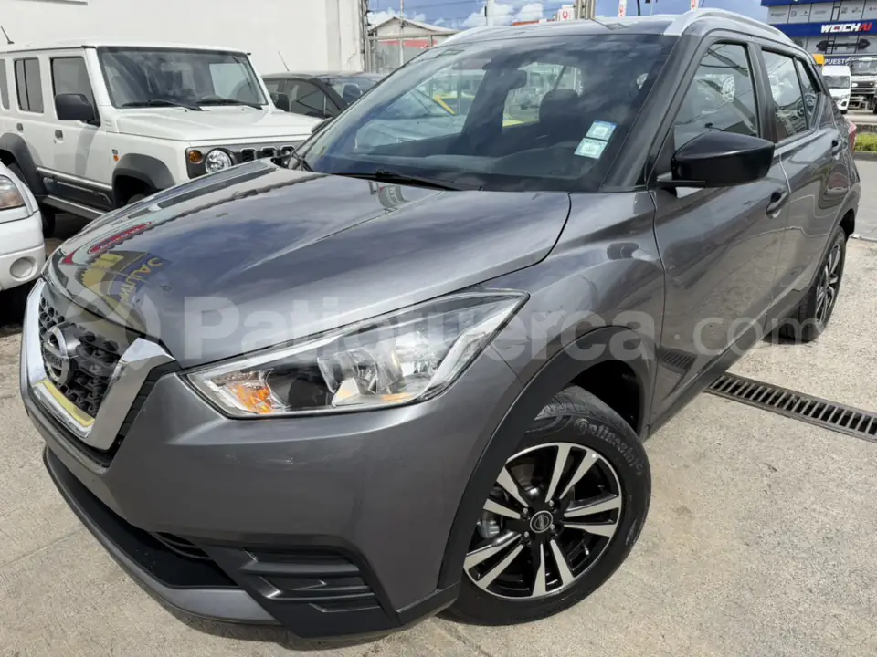 Foto 2 de Nissan Kicks