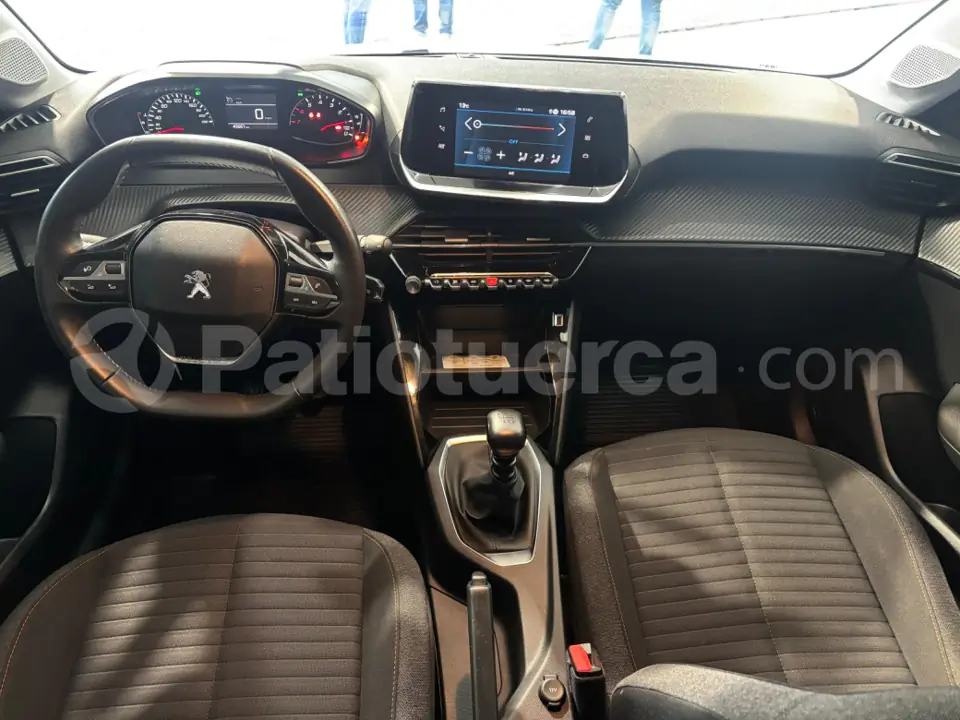 Foto 12 de Peugeot 208