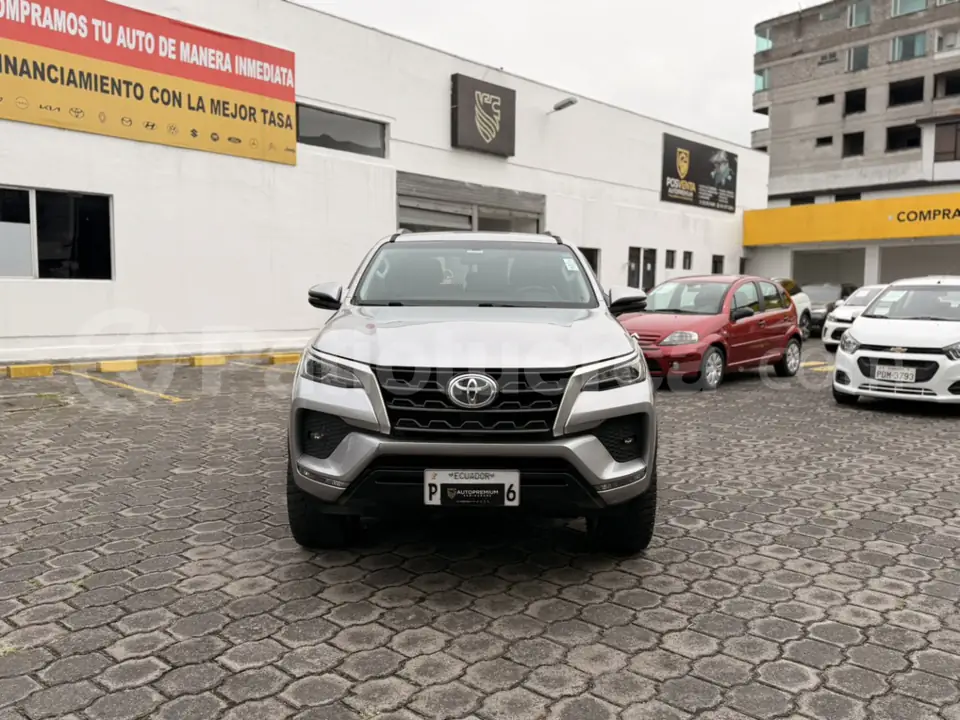 Foto 2 de Toyota Fortuner