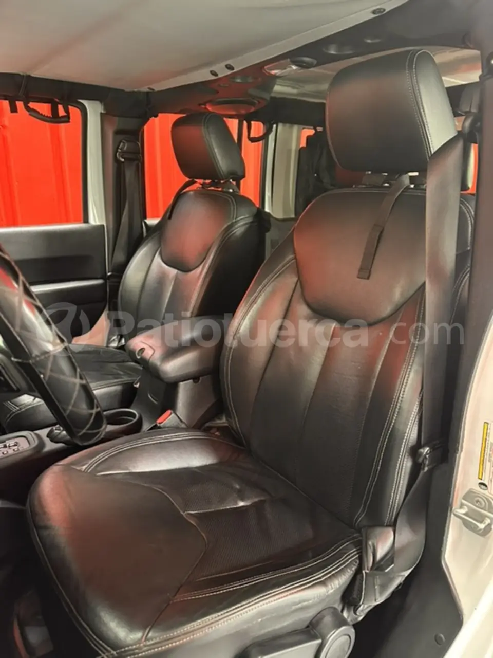 Foto 11 de Jeep Wrangler Unlimited Sport