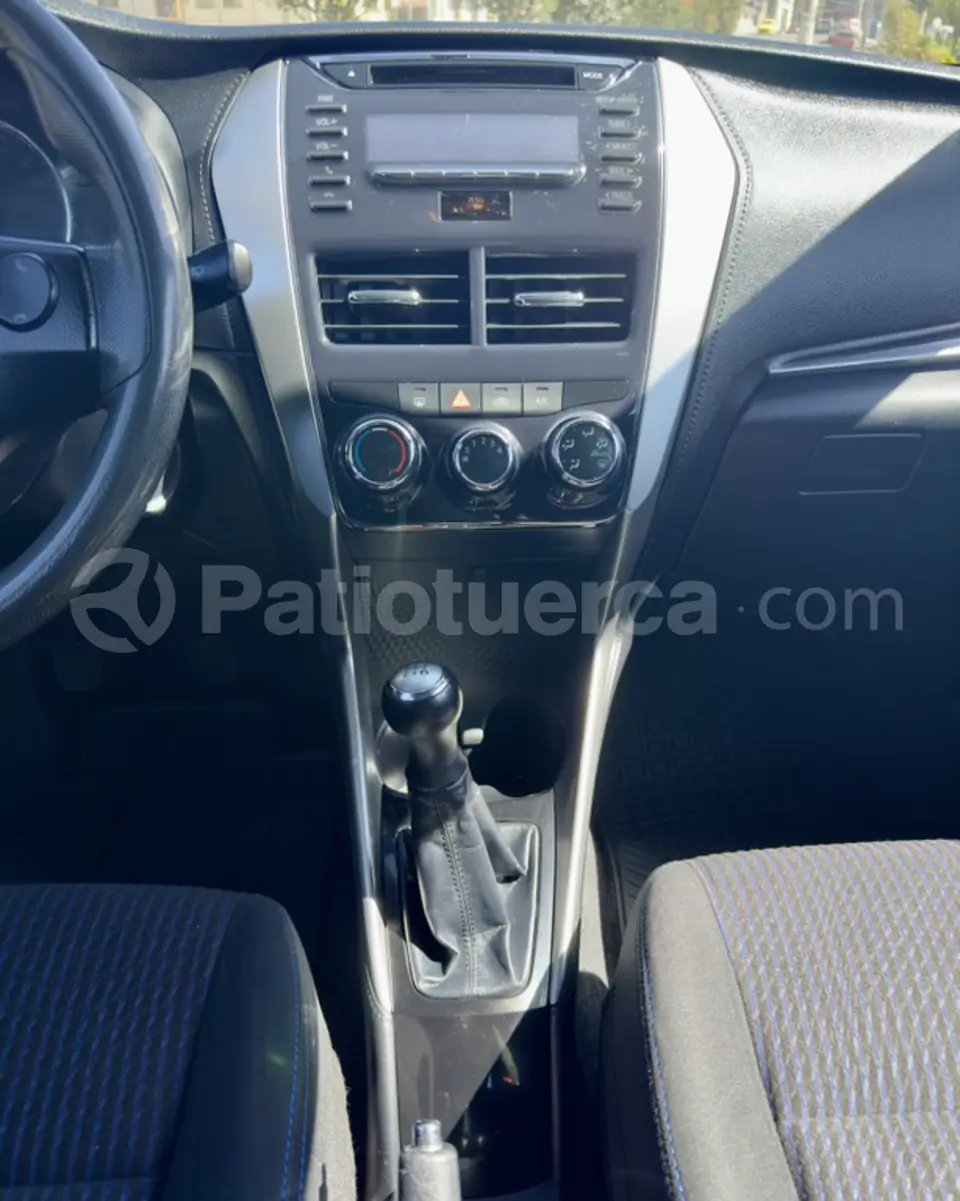 Foto 11 de Toyota Yaris HB