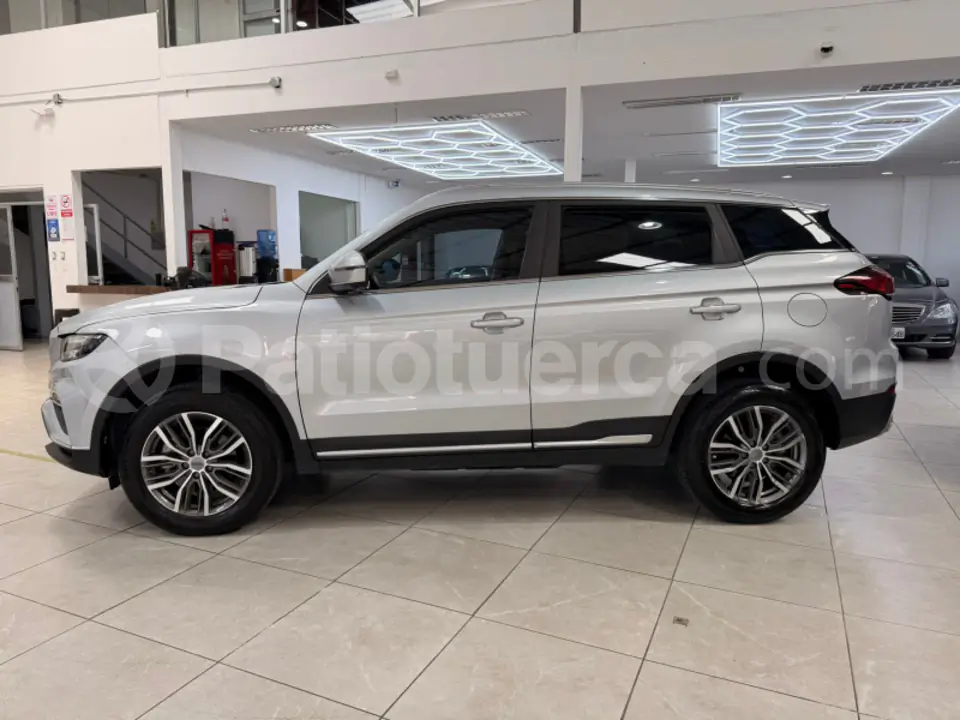 Foto 2 de Geely Azkarra