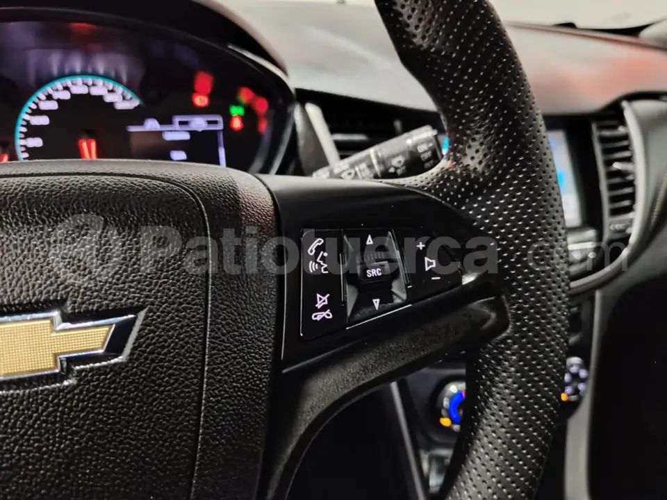 Foto 21 de Chevrolet Tracker LS