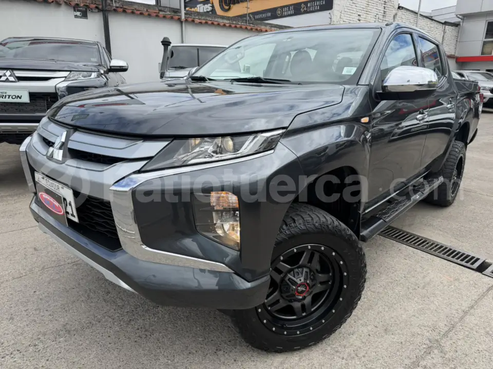 Foto 1 de Mitsubishi L200 Triton