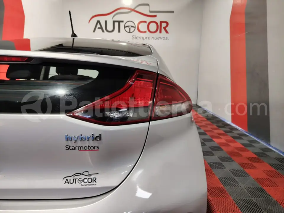 Foto 8 de Hyundai Ioniq Hybrid