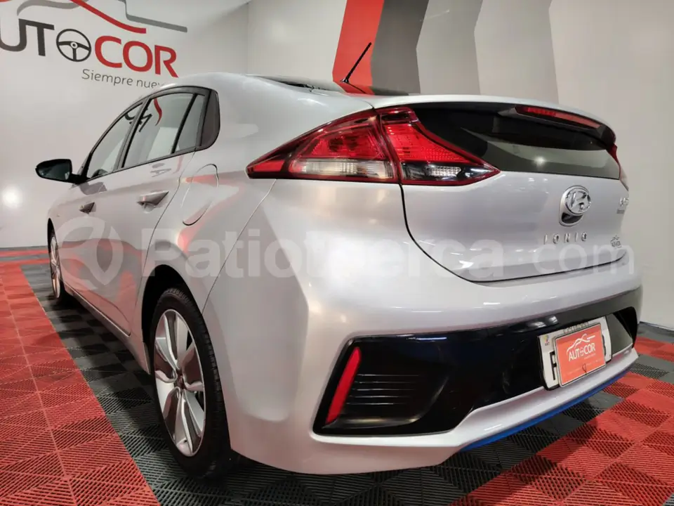 Foto 11 de Hyundai Ioniq Hybrid