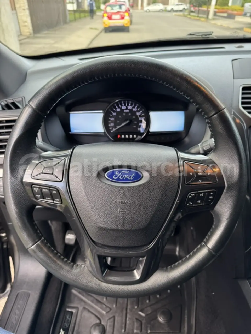 Foto 17 de Ford Explorer XLT