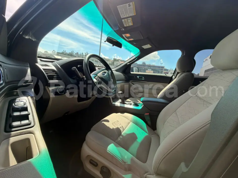 Foto 9 de Ford Explorer Base