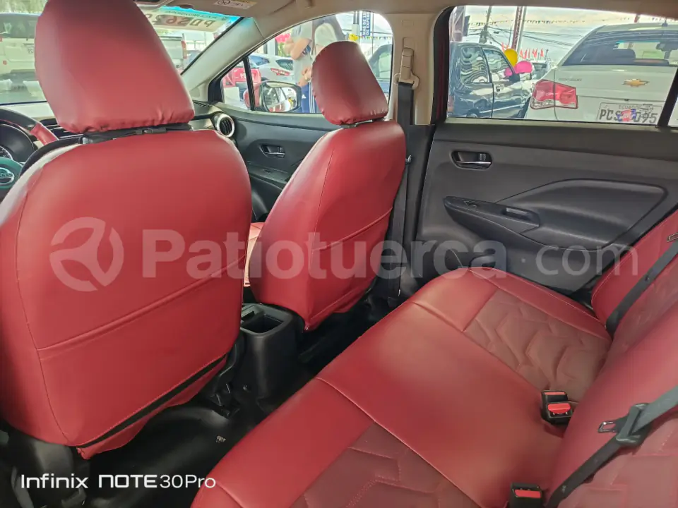 Foto 7 de Nissan Versa Sense