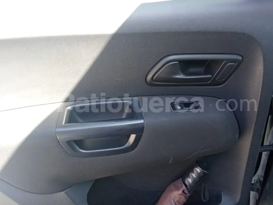 Foto 14 de Volkswagen AMAROK BI TDI PLUS