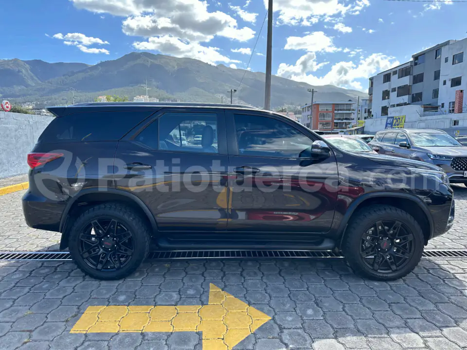 Foto 3 de Toyota Fortuner 2.7