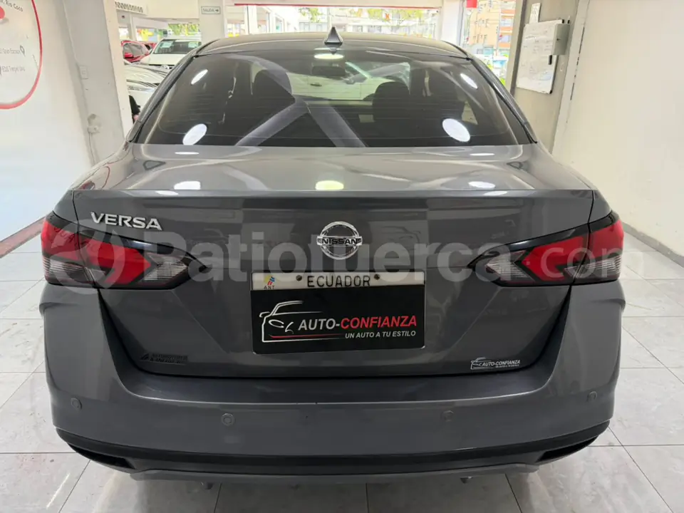Foto 8 de Nissan VERSA ADVANCE