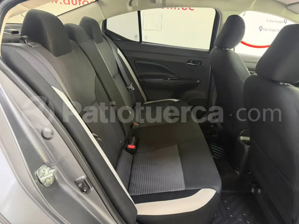 Foto 14 de Nissan VERSA ADVANCE