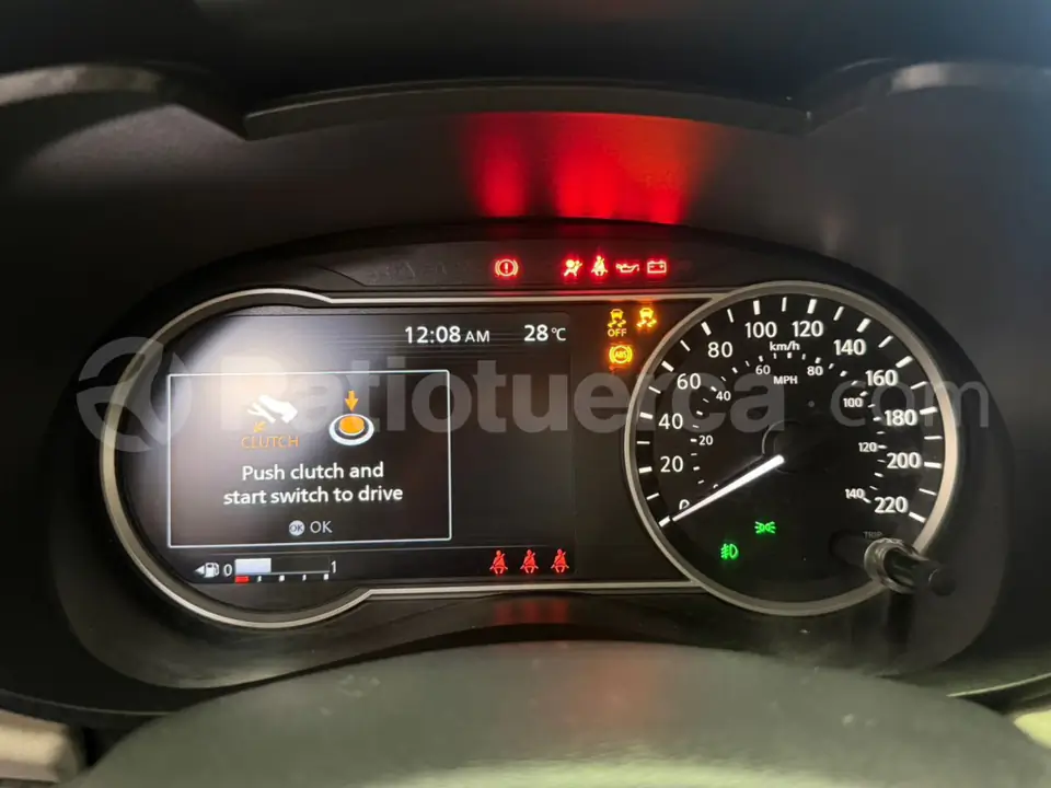 Foto 23 de Nissan VERSA ADVANCE