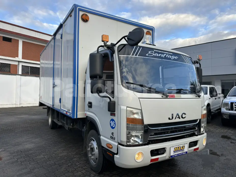 Foto 1 de JAC HFC 1063