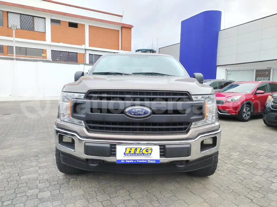 Foto 2 de Ford F150 DC 4X4