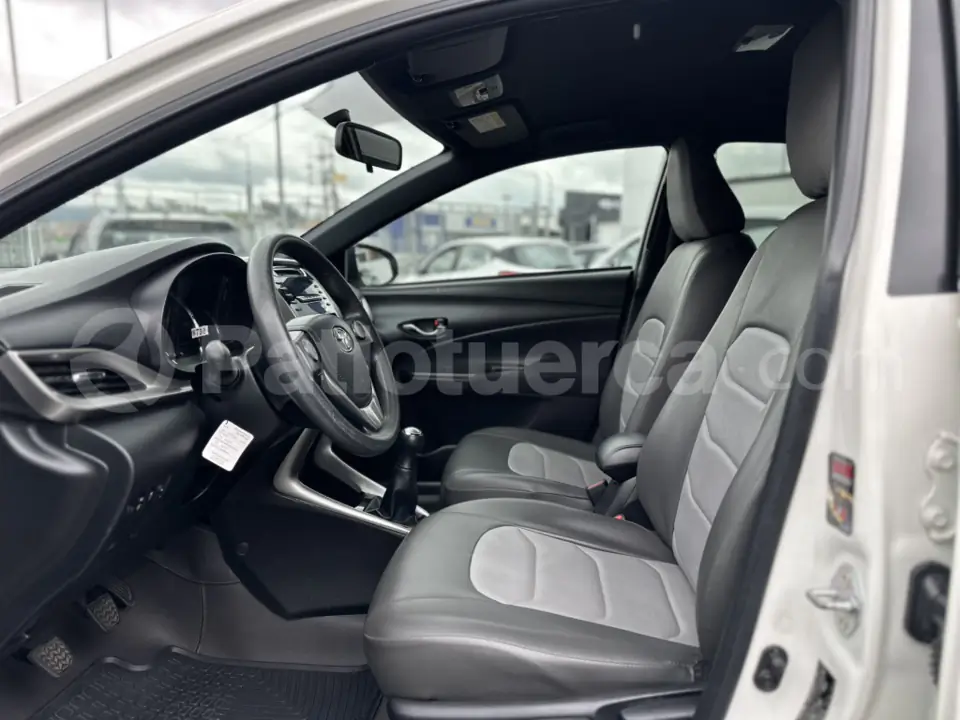 Foto 8 de Toyota Yaris