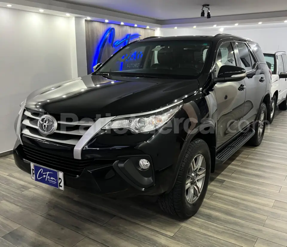 Foto 1 de Toyota Fortuner