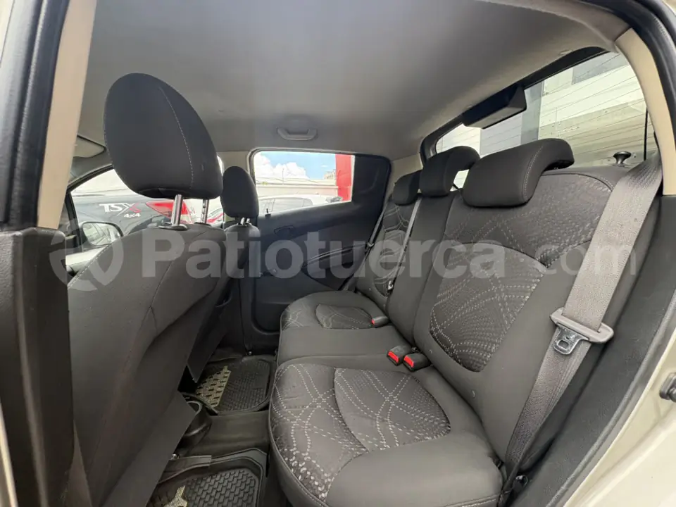 Foto 3 de Chevrolet Spark GT