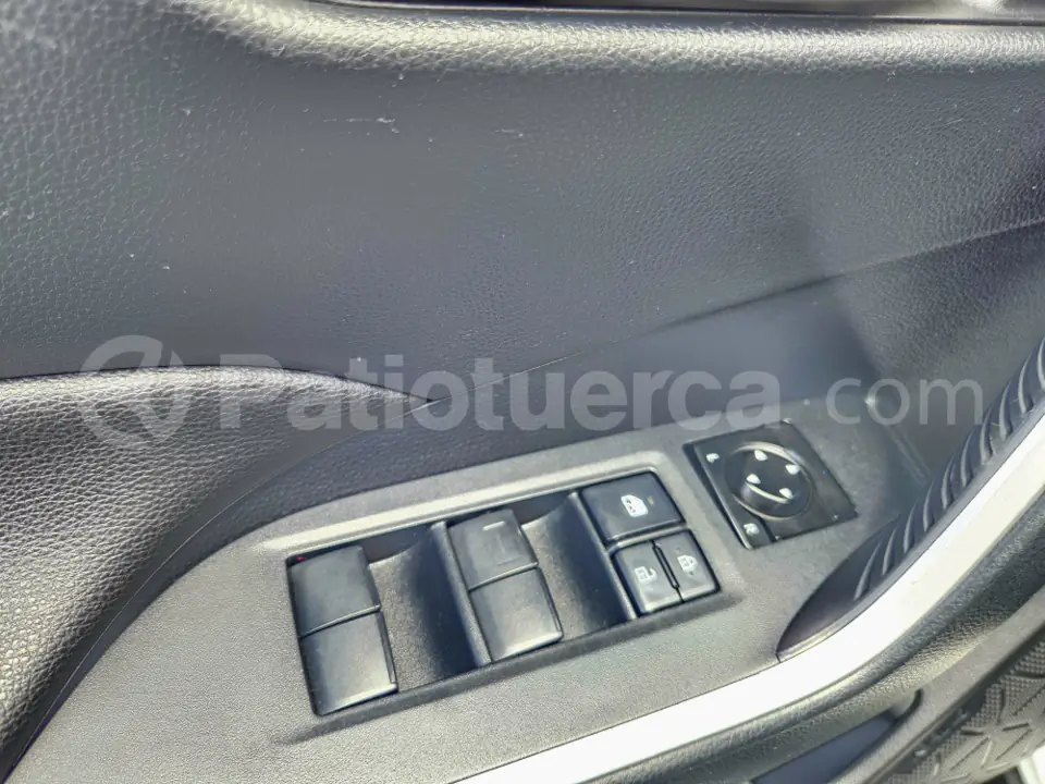 Foto 8 de Toyota RAV4 LS