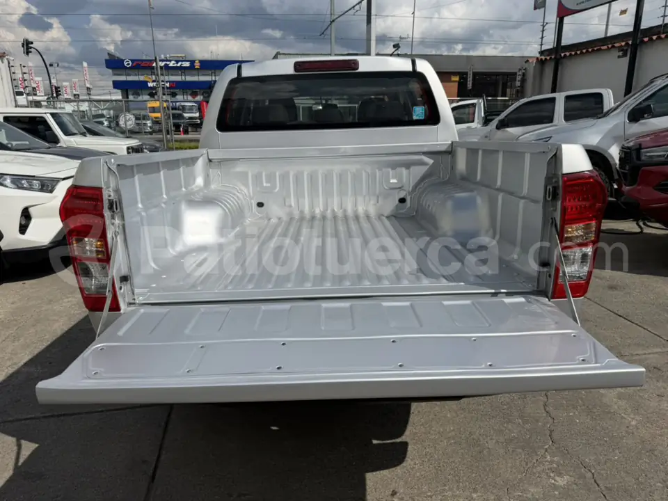 Foto 10 de Chevrolet D-MAX CRDI FULL AC 3.0 CD 4X4