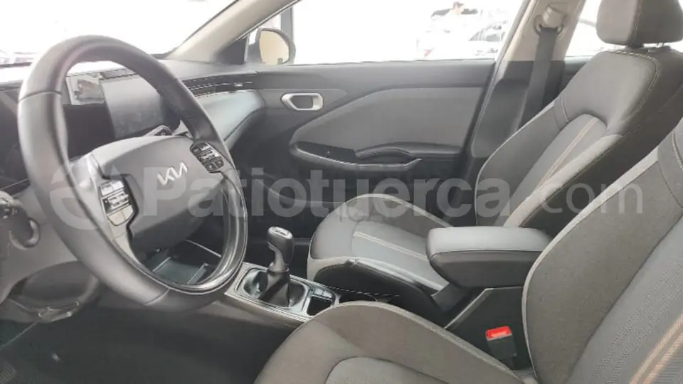 Foto 10 de Kia K3 CROSS