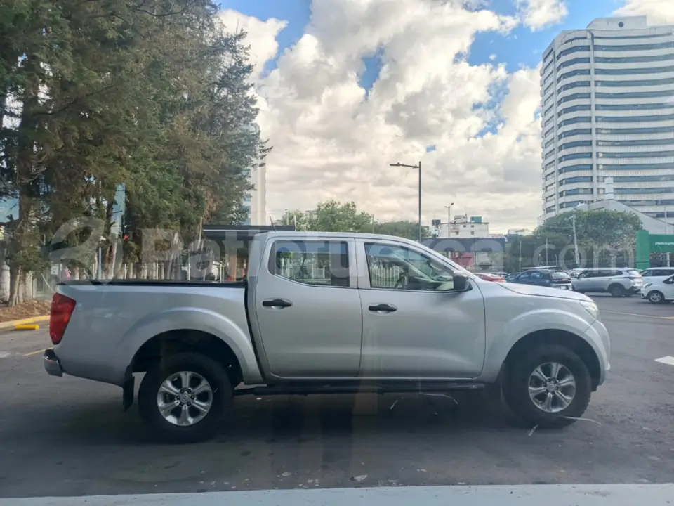 Foto 3 de Nissan Frontier SE