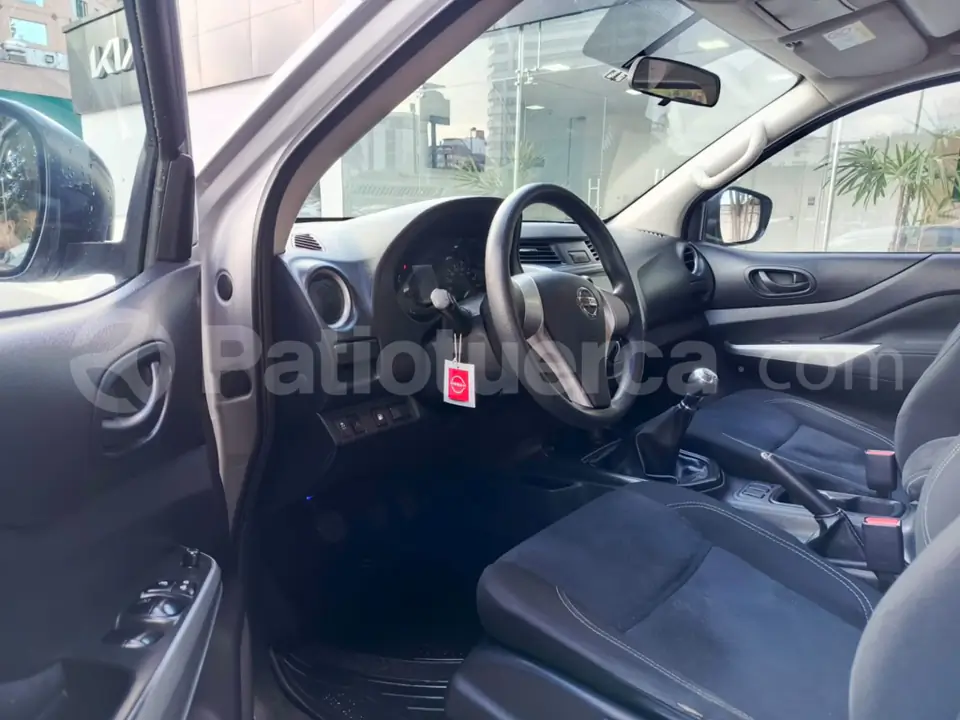 Foto 9 de Nissan Frontier SE