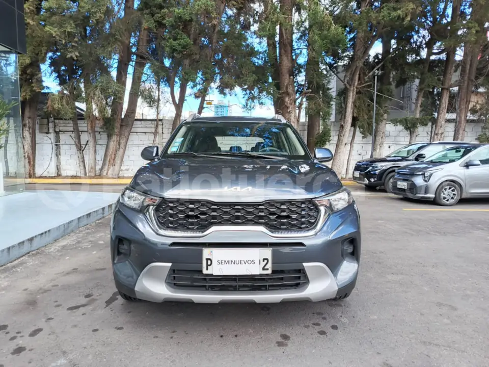 Foto 2 de Kia Sonet AC