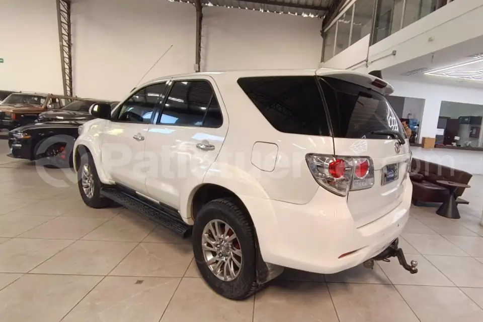 Foto 4 de Toyota Fortuner 2.7