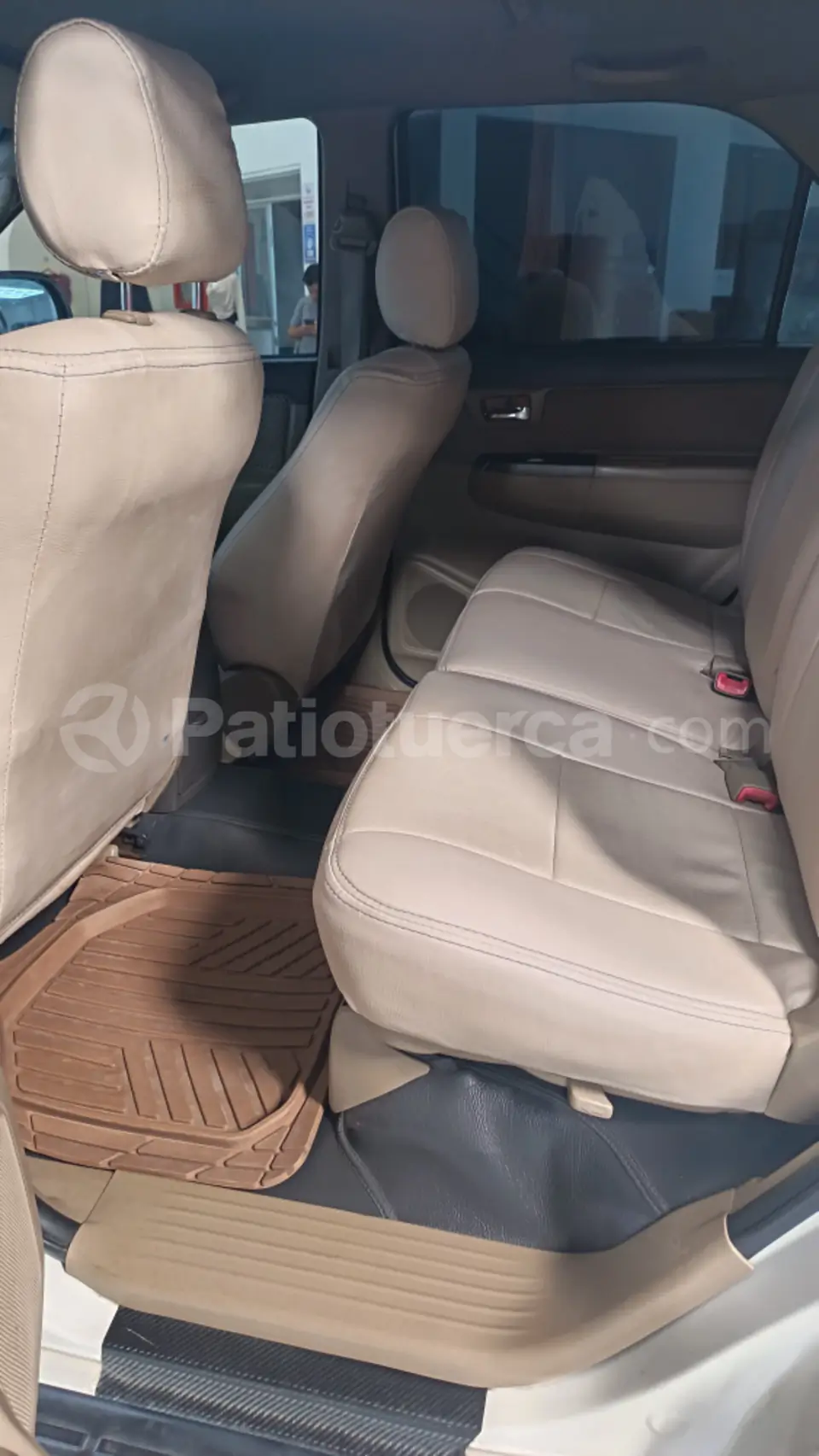 Foto 9 de Toyota Fortuner 2.7