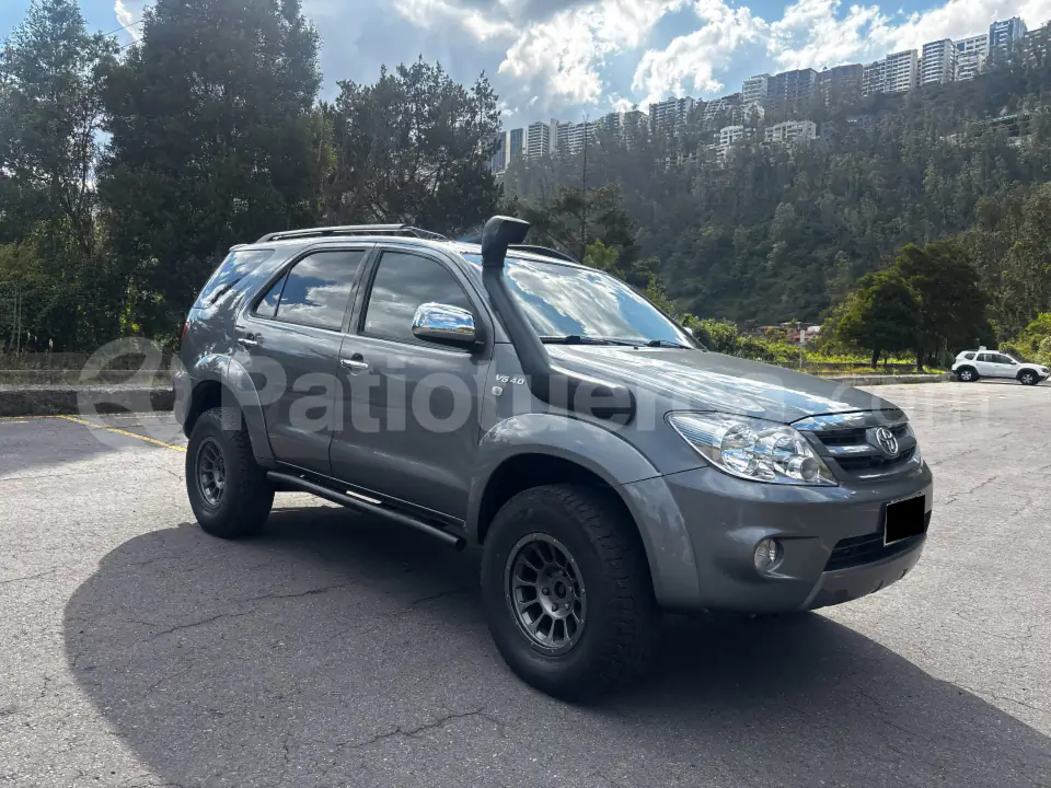 Foto 3 de Toyota Fortuner