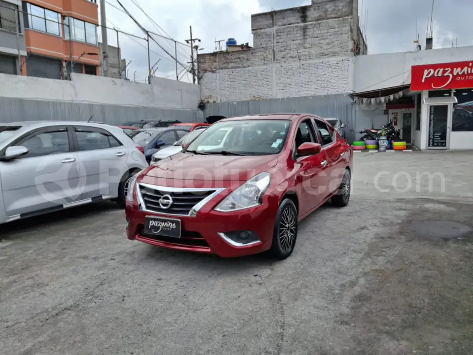 Foto 1 de Nissan Versa