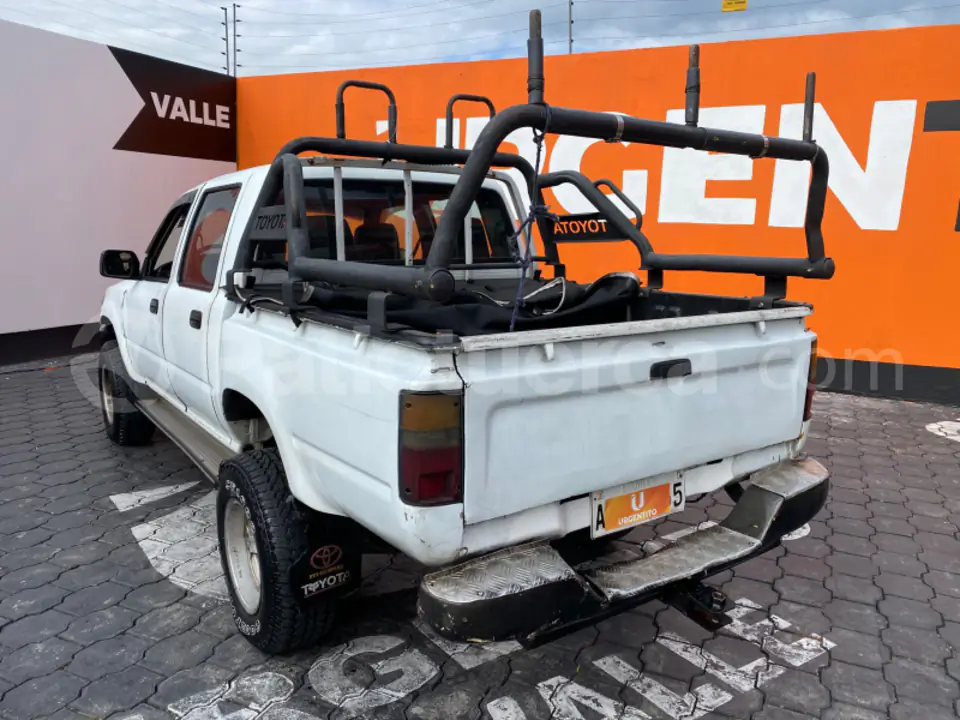 Foto 7 de Toyota Hilux CD 4x2 Diesel