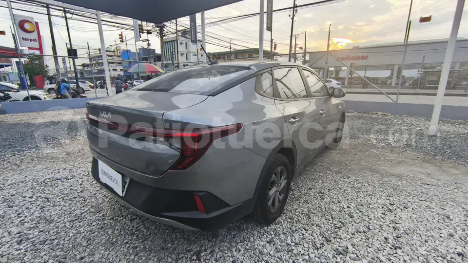 Foto 5 de Kia K3 X-LINE