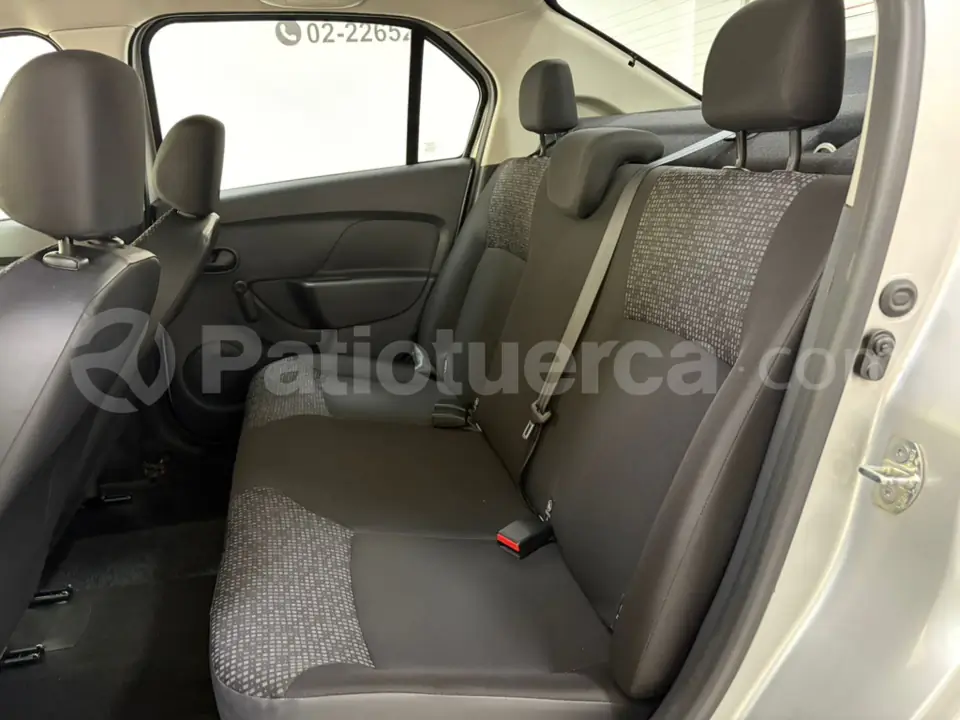 Foto 12 de Renault Logan