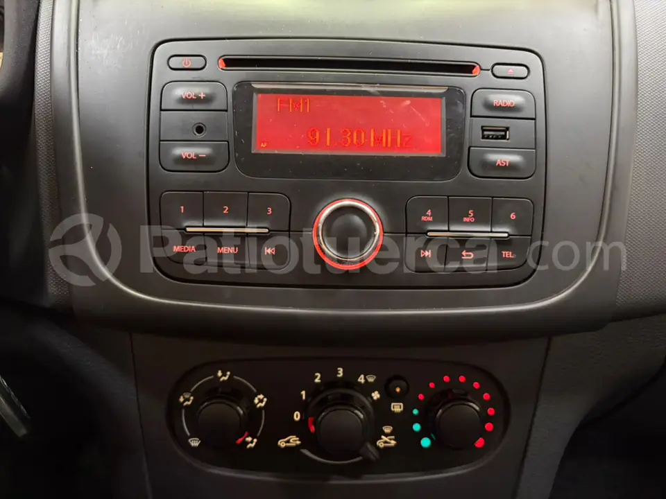 Foto 17 de Renault Logan