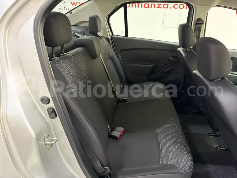 Foto 13 de Renault Logan