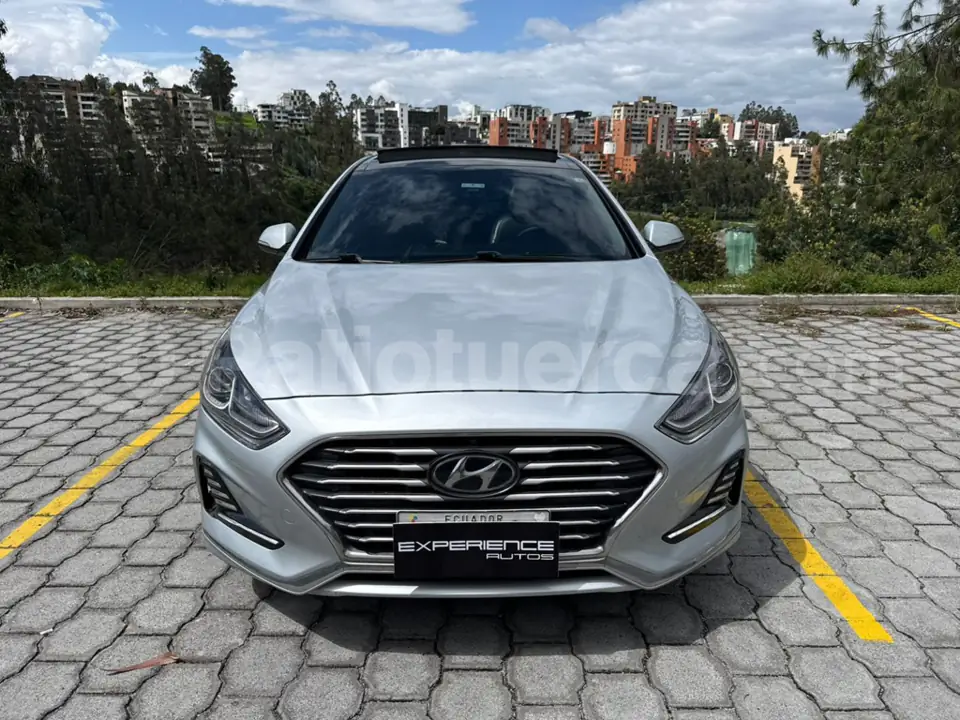 Foto 1 de Hyundai Sonata Hybrid