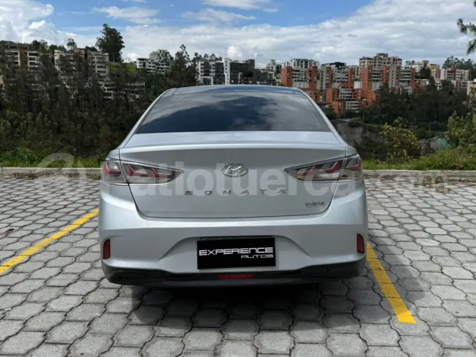 Foto 4 de Hyundai Sonata Hybrid