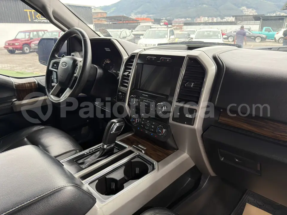 Foto 17 de Ford F150 XLT Lariat