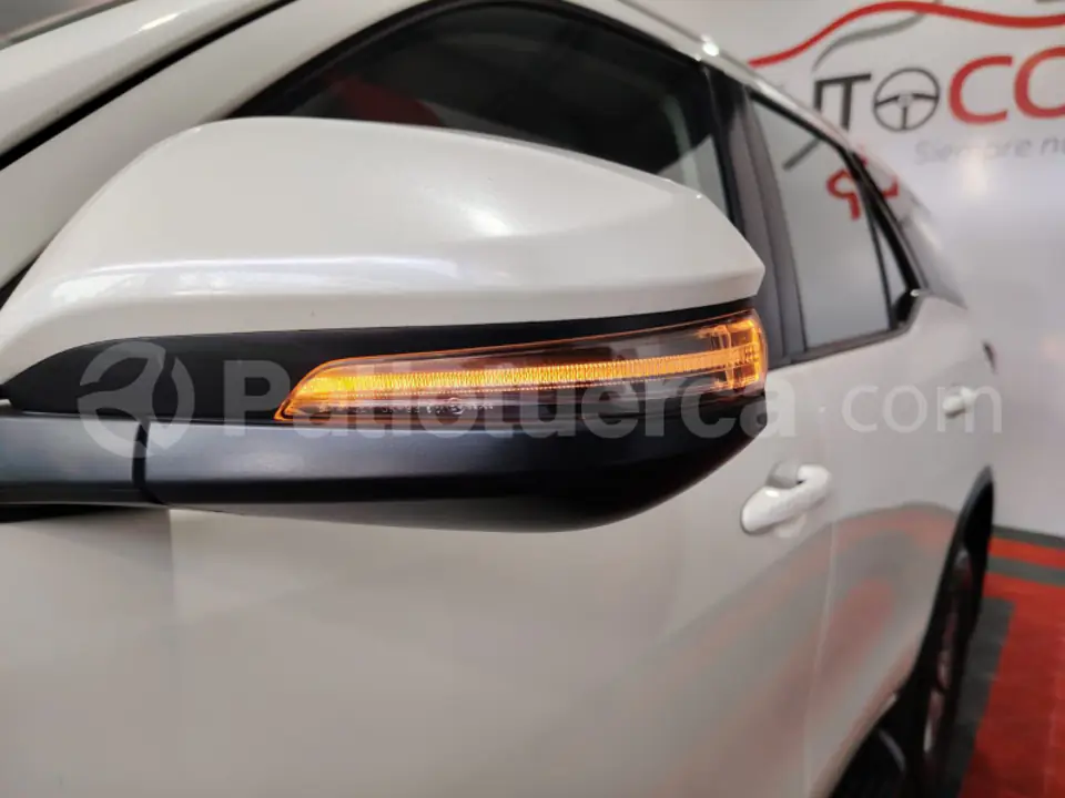 Foto 9 de Toyota Fortuner 2.7