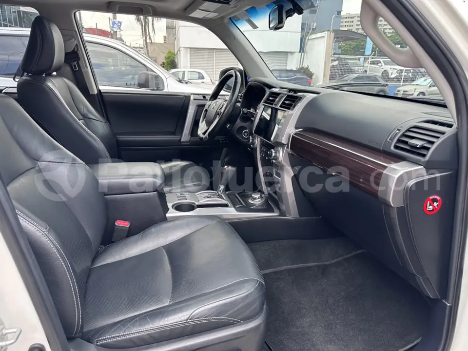 Foto 22 de Toyota 4Runner Limited