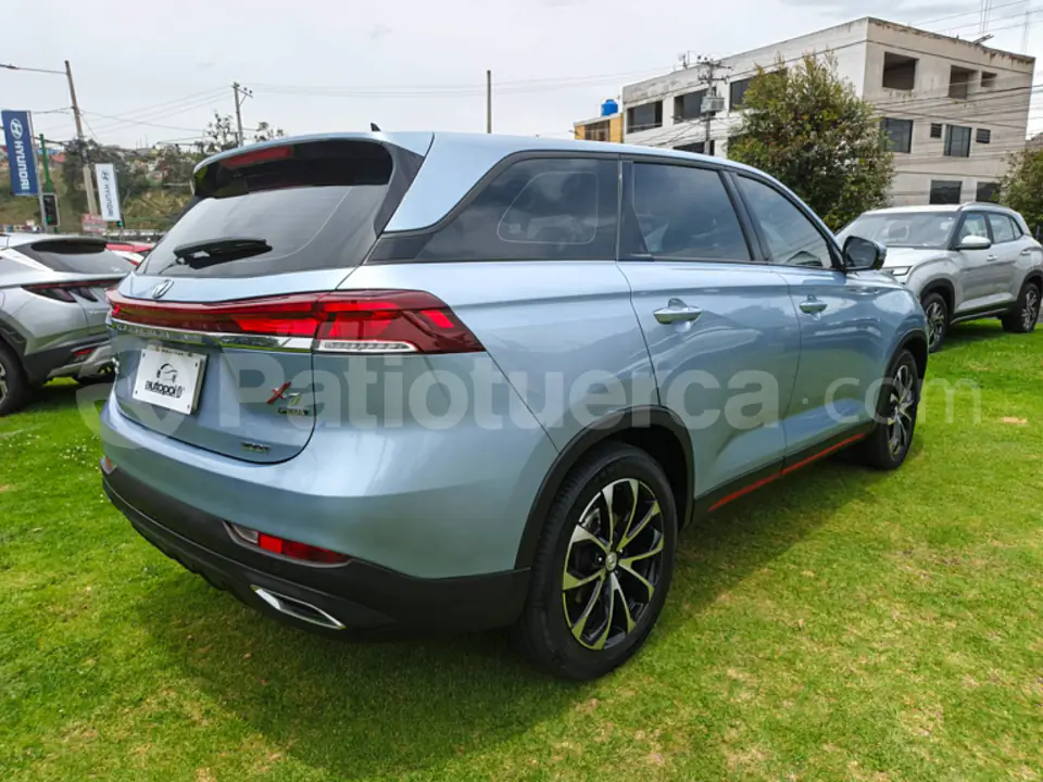 Foto 5 de Changan X7