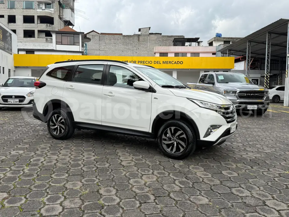 Foto 1 de Toyota Rush