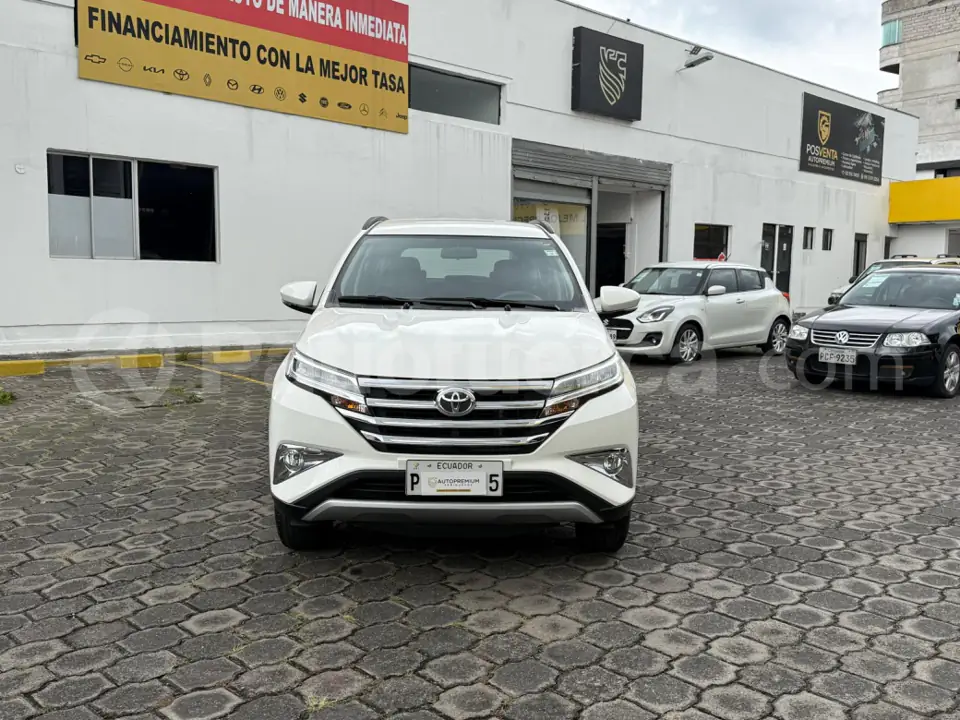 Foto 3 de Toyota Rush