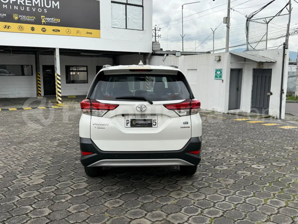 Foto 9 de Toyota Rush