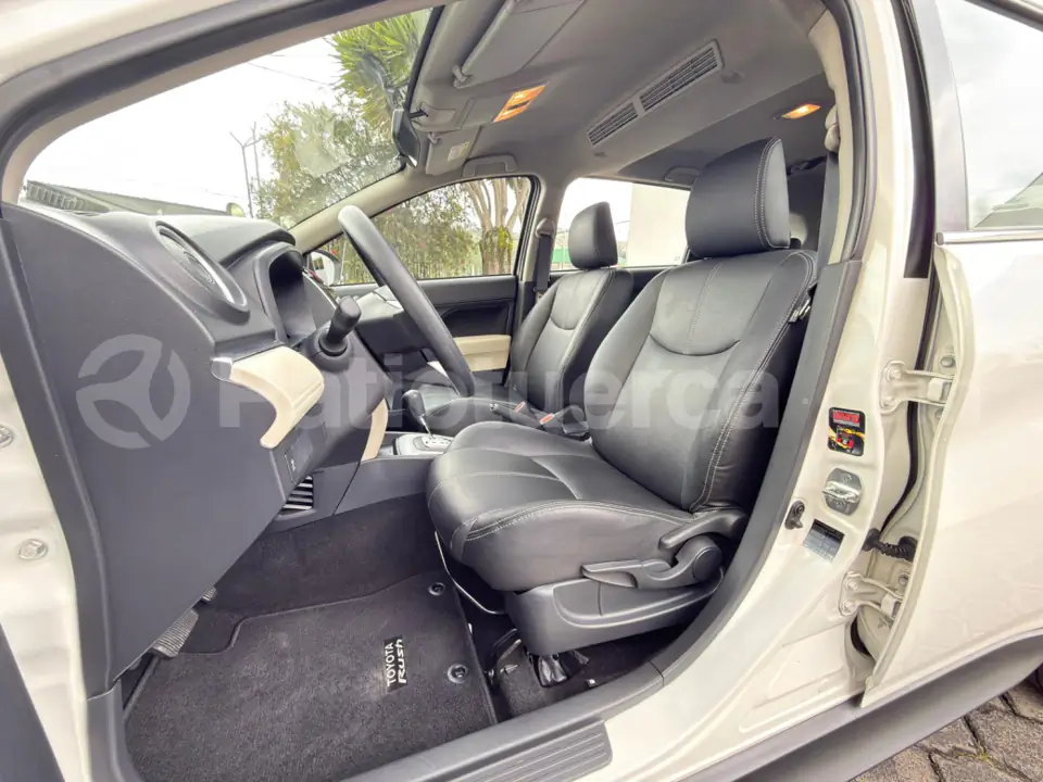 Foto 16 de Toyota Rush