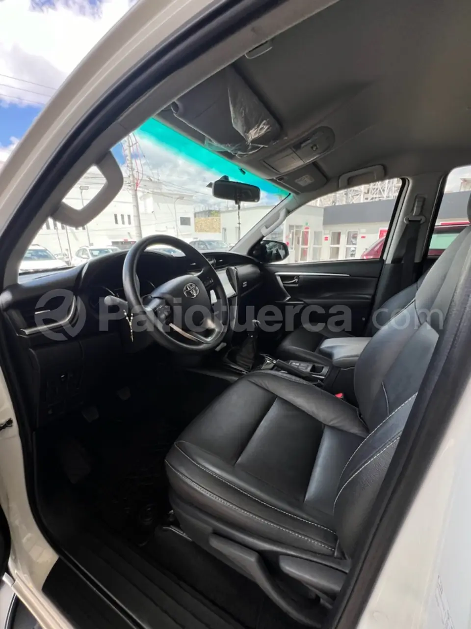 Foto 8 de Toyota Fortuner 2.7